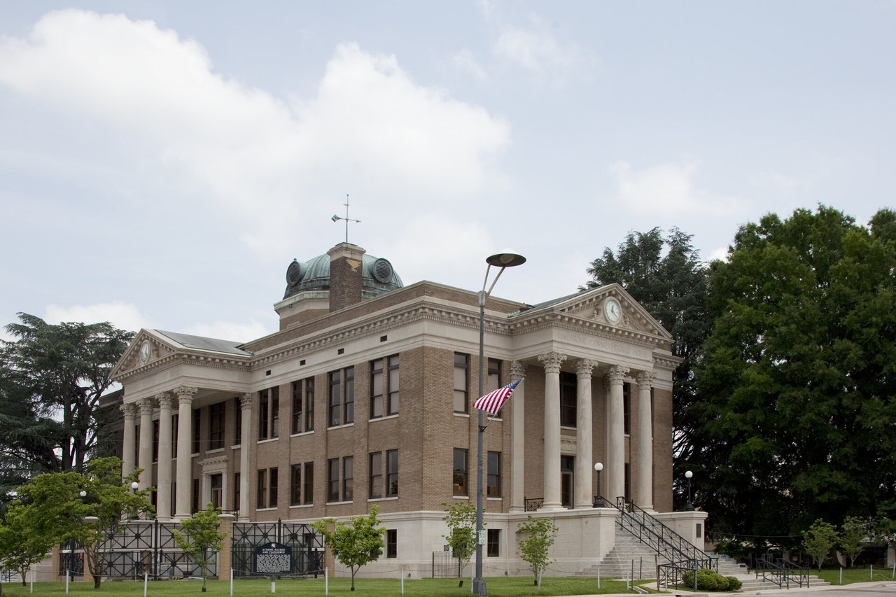 The Limestone County Courthouse in downtown Athens, Alabama